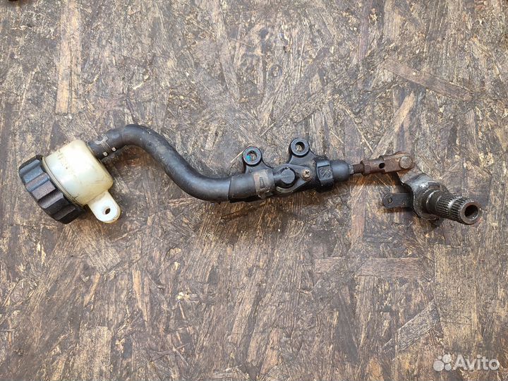 V-max1200 задний торомозной цилиндр