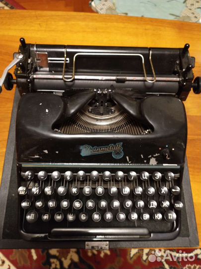 Печатная пишущая машинка