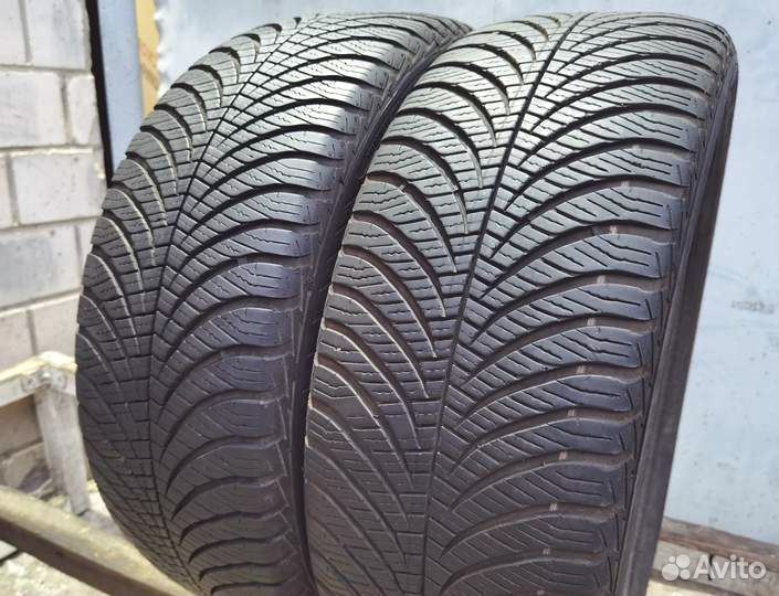 Goodyear Vector 4Seasons 205/55 R17 95V