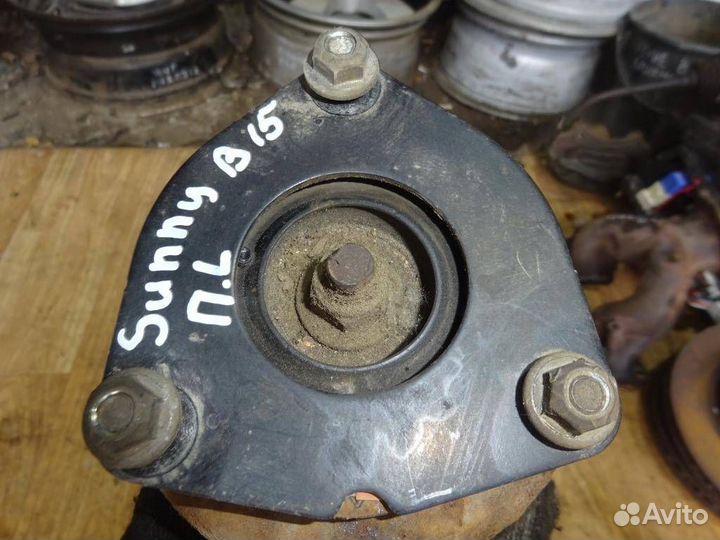 Амортизатор передний правый Nissan Sunny B15 1998