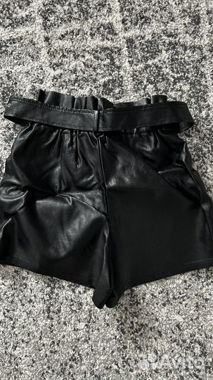 Кожаные шорты