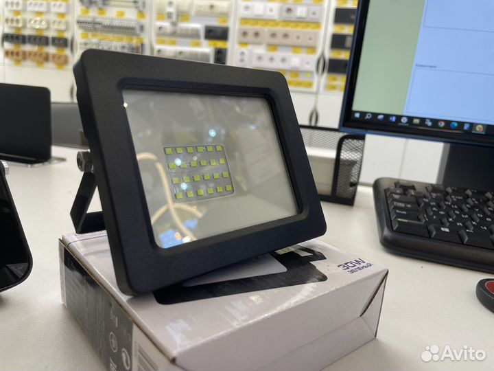 Светодиодный прожектор