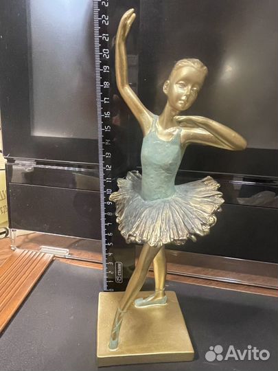 Статуэтка Балерины в зеленом
