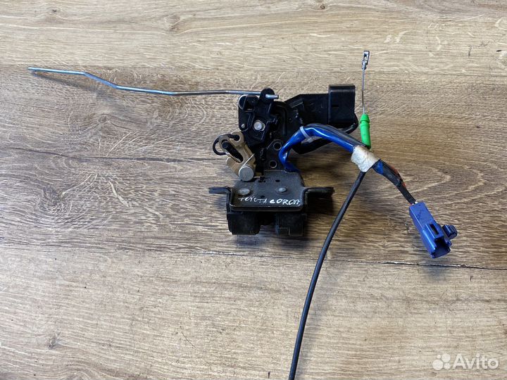 Toyota corolla 120 замок крышки багажника
