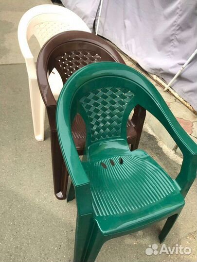 Стулья пластиковые новые
