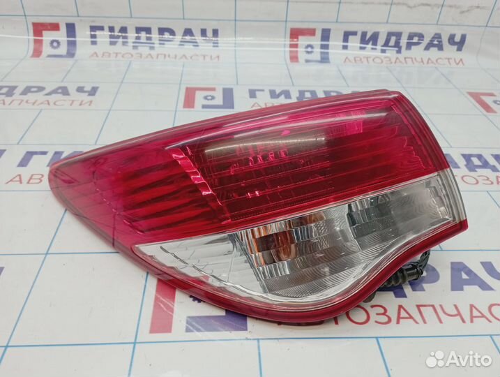 Фонарь задний наружный левый Nissan Almera (G15) 1