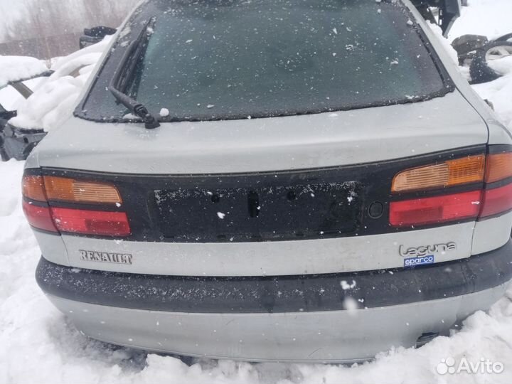 Задняя бленда в сборе Renault Laguna хэтчбек 1
