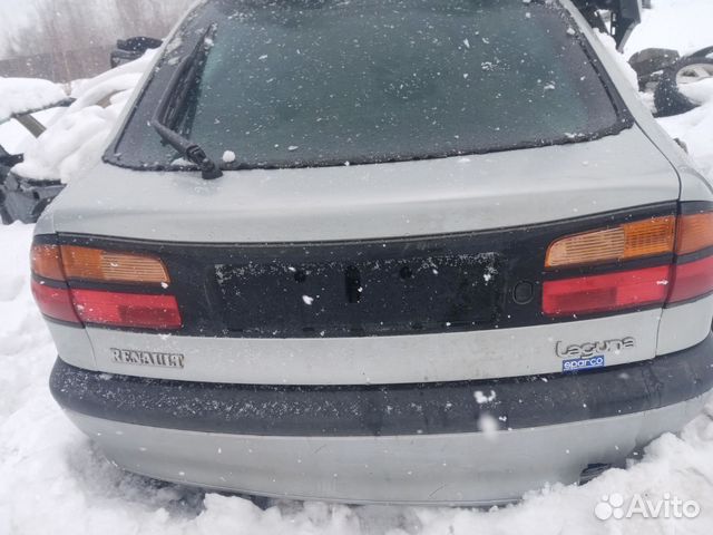 Задняя бленда в сборе Renault Laguna хэтчбек 1