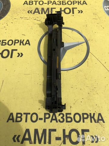 Mercedes W205 C-class кронштейн кассеты радиатор R