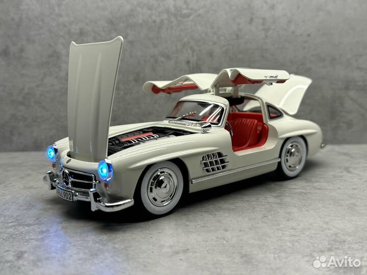 Модель автомобиля Mercedes-benz 300 SL 1:24