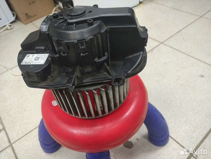 Моторчик печки touareg