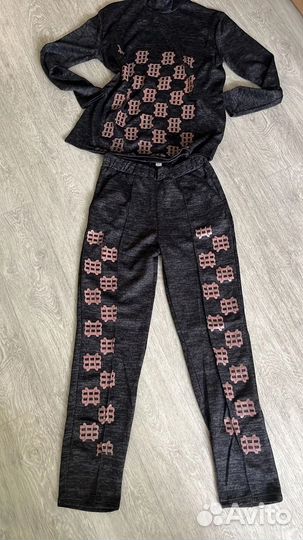 Костюм женский