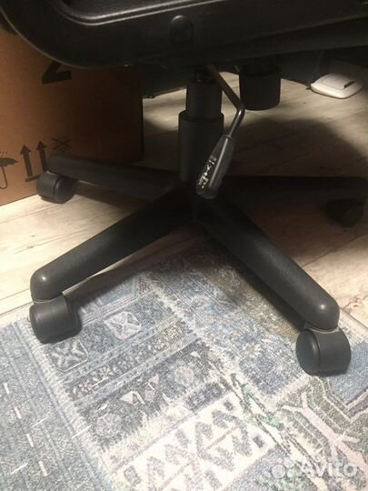 Кожаное кресло бу