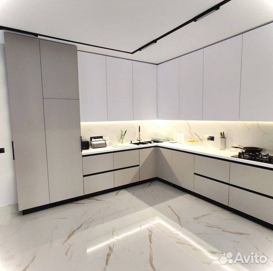 Кухонный гарнитур угловой