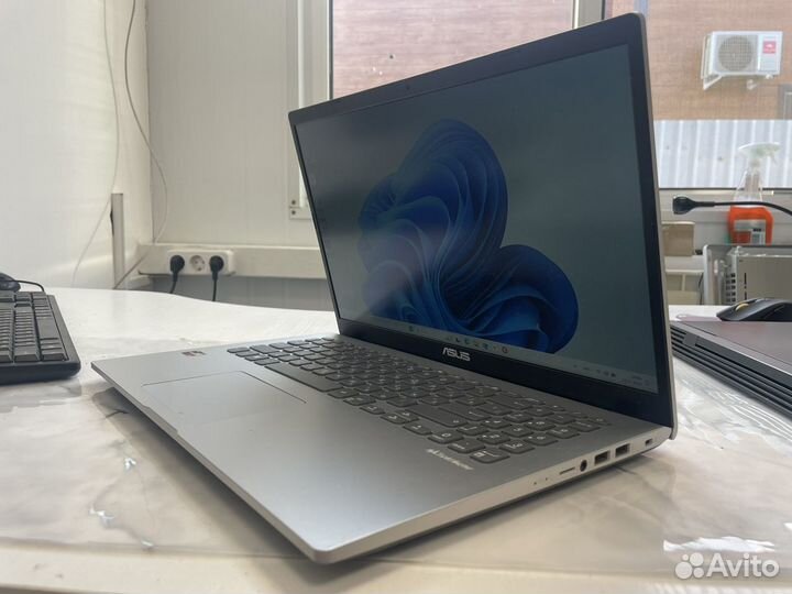 Ноутбук asus Vivobook 15,6 Ryzen 5/12GB/512GB SSD