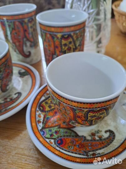 Фарфоровые кружки и чайные пары с восточным узором