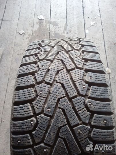 Pirelli Ice Zero 235/45 R17 106T