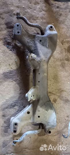 Подрамник передний Nissan Almera N15