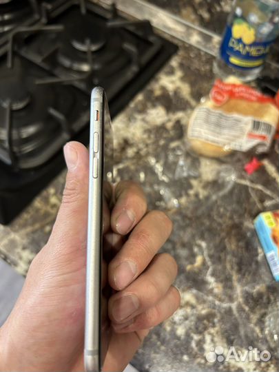 Телефон iPhone 6s