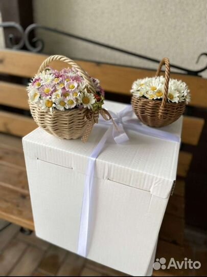 Корзина плетеная из бумажной лозы