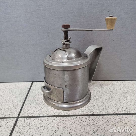 Ручная кофемолка времен СССР
