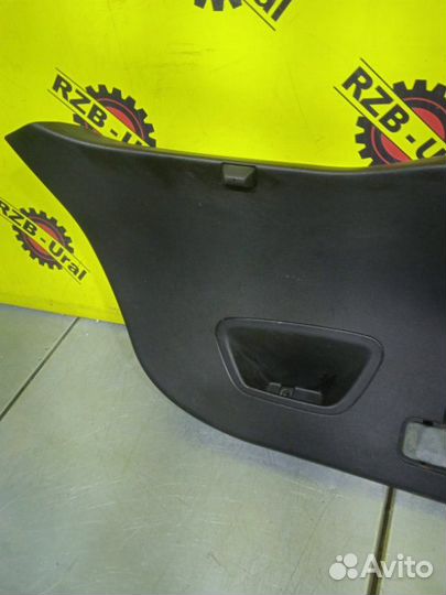 Обшивка двери багажника Kia Ceed Ed хэтчбек 1.6
