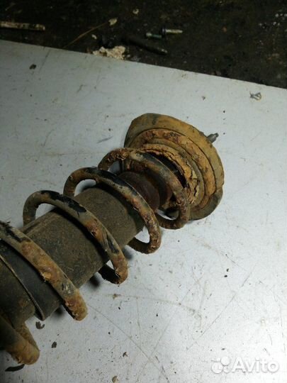 Стойка задняя Volkswagen Polo 3 1.0 ALL 1999