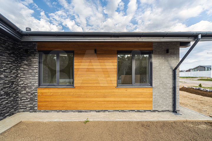 Коттедж 200 м² на участке 14,5 сот.