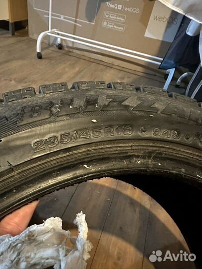 Bridgestone Blizzak VRX 245/45 R18 S