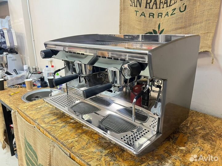 Профессиональная кофемашина Rancilio classe 6e 2gr