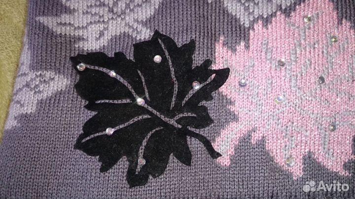 Шапка с листьями