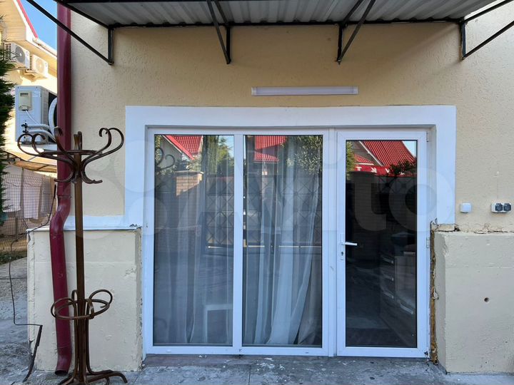 2-к. квартира, 51 м², 1/3 эт.