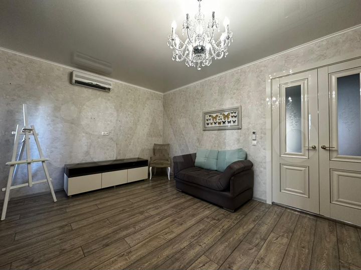 2-к. квартира, 76 м², 2/5 эт.