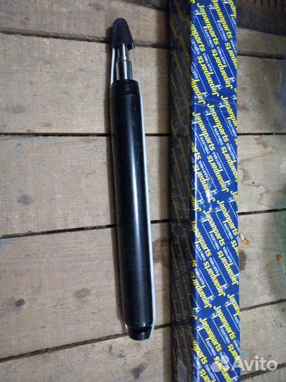 Амортизатор передний toyota