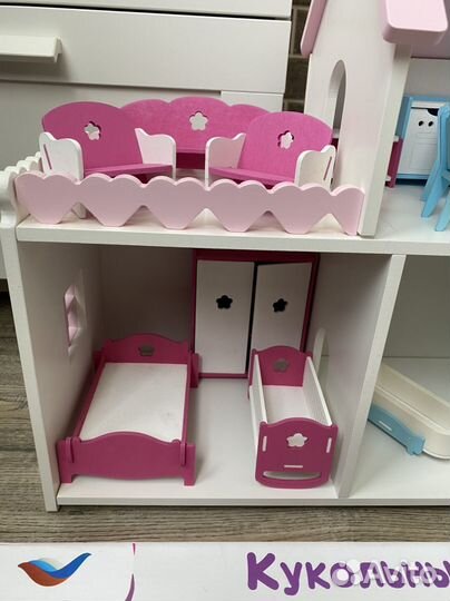 Домик кукольный с мебелью