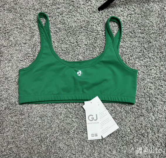 Спортивный топ