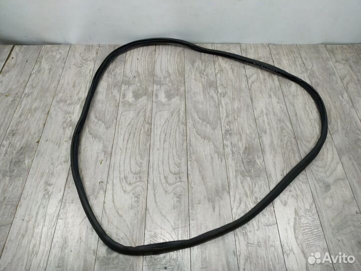 Уплотнитель двери передней правой Yeti