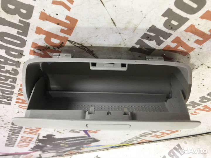 Фольксваген Пассат Очечница