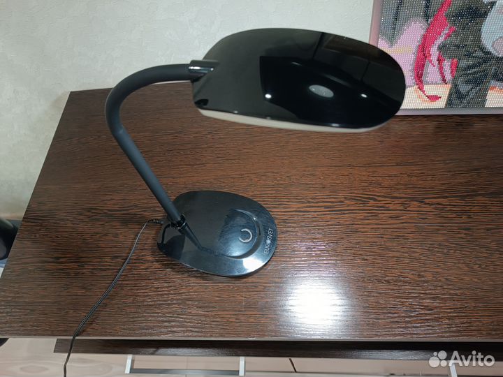 Лампа настольная