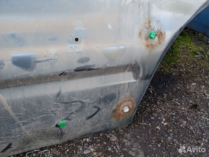 Задняя левая дверь Нива chevrolet
