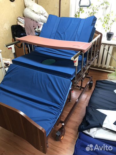 Кровать для лежачих больных с электроприводом