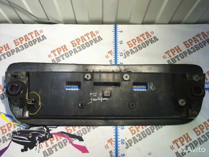 Ниссан Примьера Накладка двери багажника