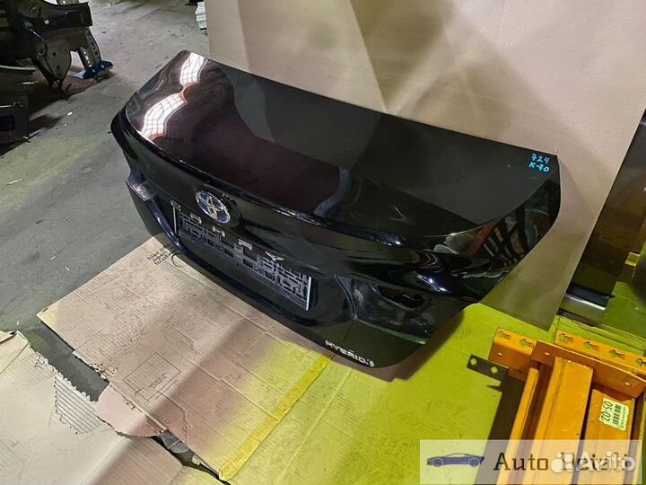 Крышка багажника б/у Toyota Camry XV70 2020-2024