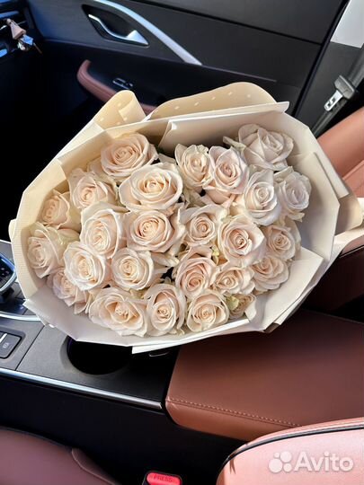 Розы цветы оптом букеты
