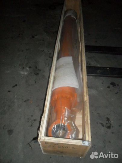 Стреловой цилиндр Хитачи 330-3 / 4628636