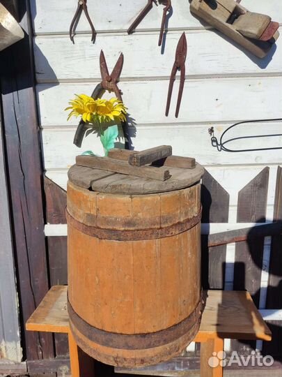 Деревянная бочка, кадка