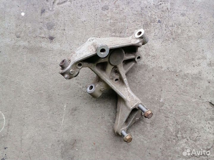 Цапфа Фольксваген Пассат б6 3C0505435F