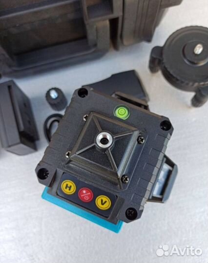 Аккумуляторный лазерный уровень Makita 4D (Арт.795