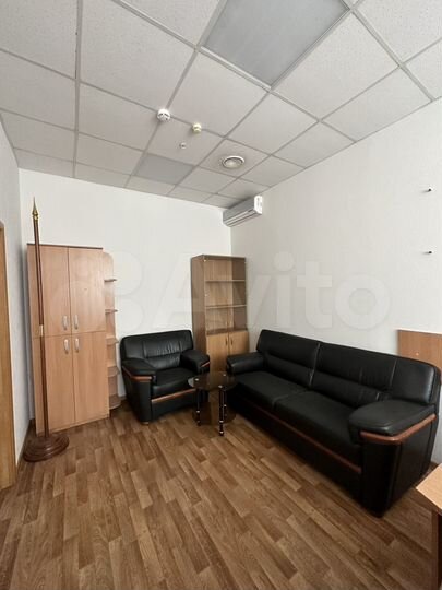 Офис с мебелью 380 м²