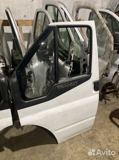 Передние двери Ford Transit